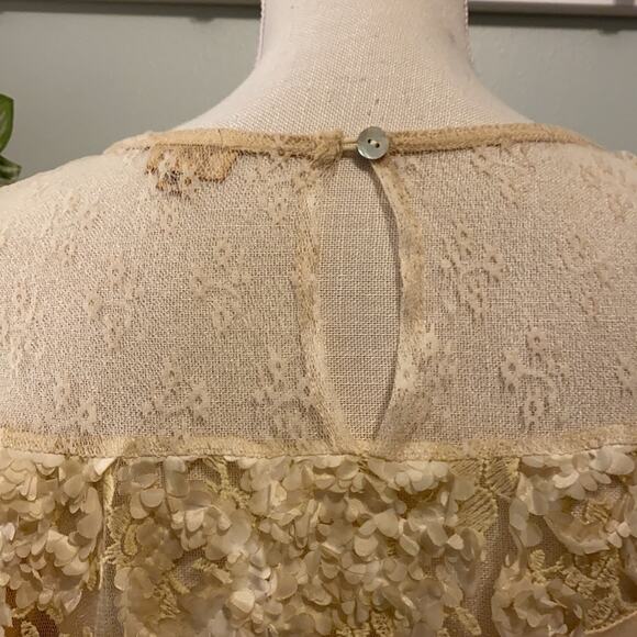 POL Mixed Media Top Large - Picture 6 of 9